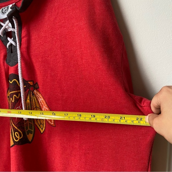NHL Red and Black BLACKHAWKS Hockey Sweatshirt size XL 16/18 - Picture 8 of 9